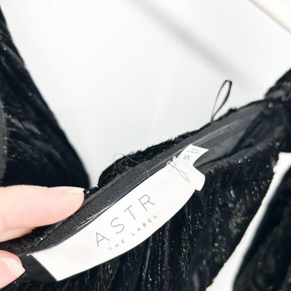 ASTR THE LABEL Womens Tasha Off The Shoulder Velvet Metallic Striped Top Size XS - Picture 4 of 7